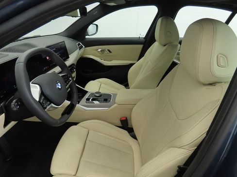 Certified 2025 BMW 330i Sedan w/ Premium Package image 18