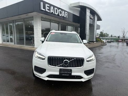 Used 2022 Volvo XC90 T5 Momentum w/ Climate Package AWD/4WD image 8