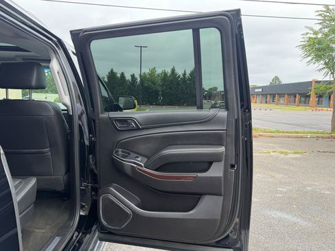 Used 2018 GMC Yukon XL SLT w/ Open Road Package AWD/4WD image 24