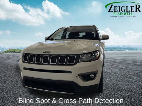 Used 2018 Jeep Compass Limited w/ Navigation Group AWD/4WD image 9