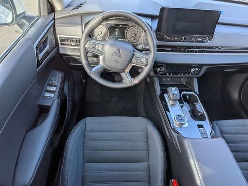 New 2026 Mitsubishi Outlander SE image 27