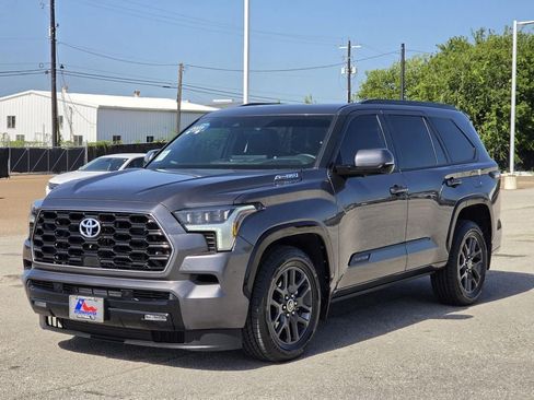 Used 2023 Toyota Sequoia Platinum AWD/4WD image 7