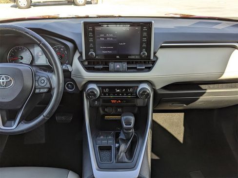 Used 2019 Toyota RAV4 XLE Premium image 20