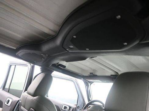 New 2026 Jeep Gladiator Mojave image 24