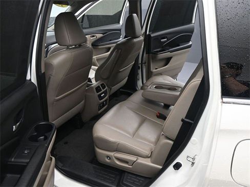 Used 2017 Honda Pilot Touring image 20