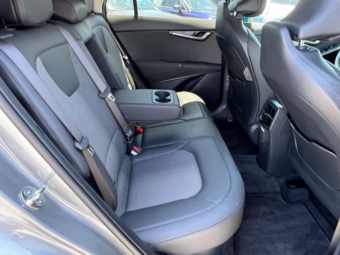 New 2026 Kia Niro EX FWD image 17