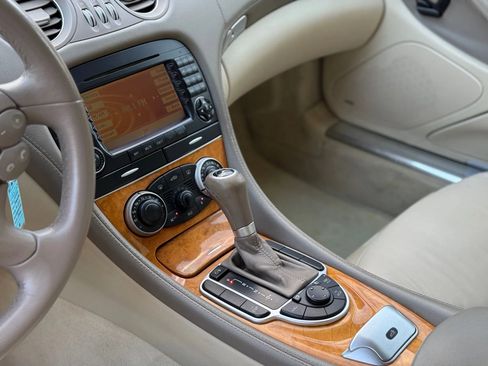 Used 2008 Mercedes-Benz SL 550 image 21