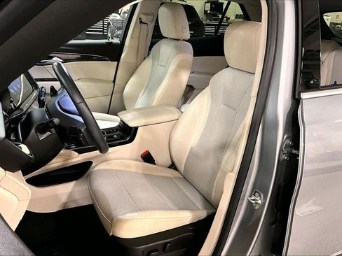 Used 2023 Buick Envision Preferred image 7
