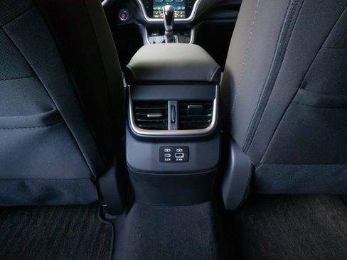 Used 2025 Subaru Outback Premium AWD/4WD image 18