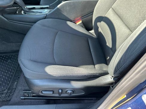 Used 2016 Chevrolet Malibu LT FWD image 17