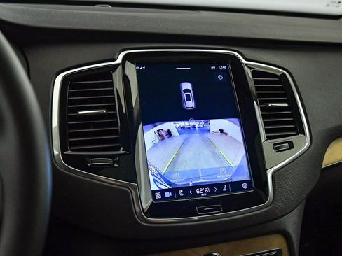 Certified 2025 Volvo XC90 B6 Plus image 27