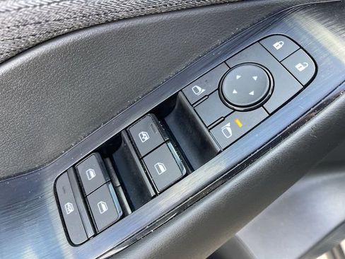 Used 2023 Nissan Rogue S AWD/4WD image 13