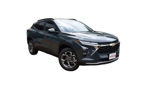 New 2026 Chevrolet Trax LT w/ Driver Confidence Package image 2