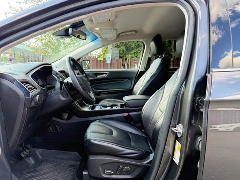 Used 2019 Ford Edge Titanium AWD/4WD image 11