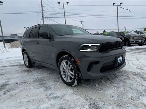 Used 2024 Dodge Durango GT image 2