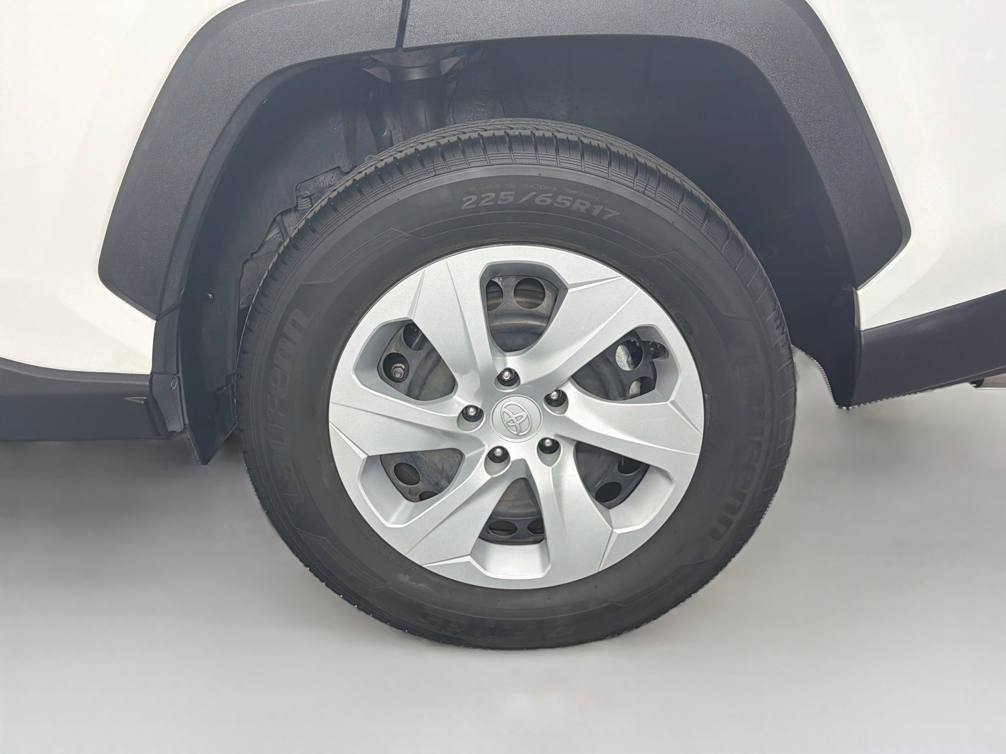 Used 2020 Toyota RAV4 LE w/ Carpet Mat Package FWD image 11