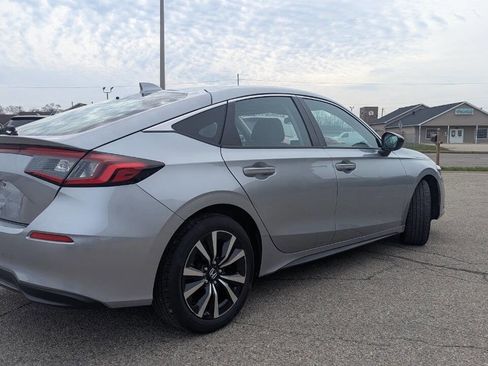 Used 2024 Honda Civic EX-L image 9