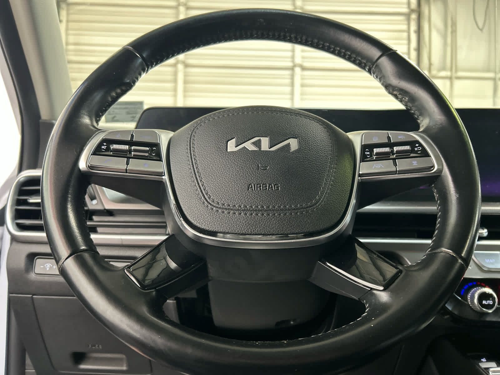 Used 2024 Kia Telluride S AWD/4WD image 7