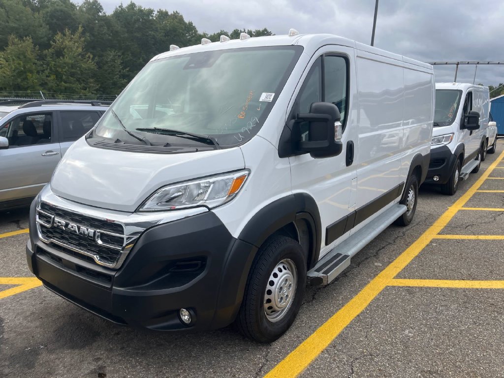 Used 2025 RAM ProMaster 2500 w/ U-Haul Equipment Group FWD image 4