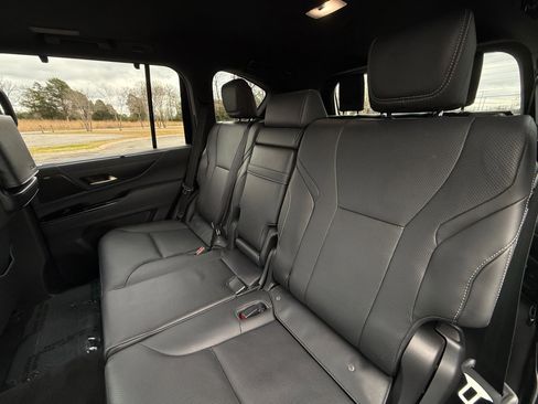 Used 2023 Lexus LX 600 4WD w/ Luxury Package image 37