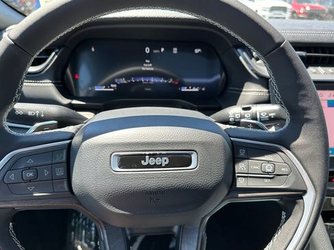 New 2026 Jeep Grand Cherokee L Limited AWD/4WD image 24