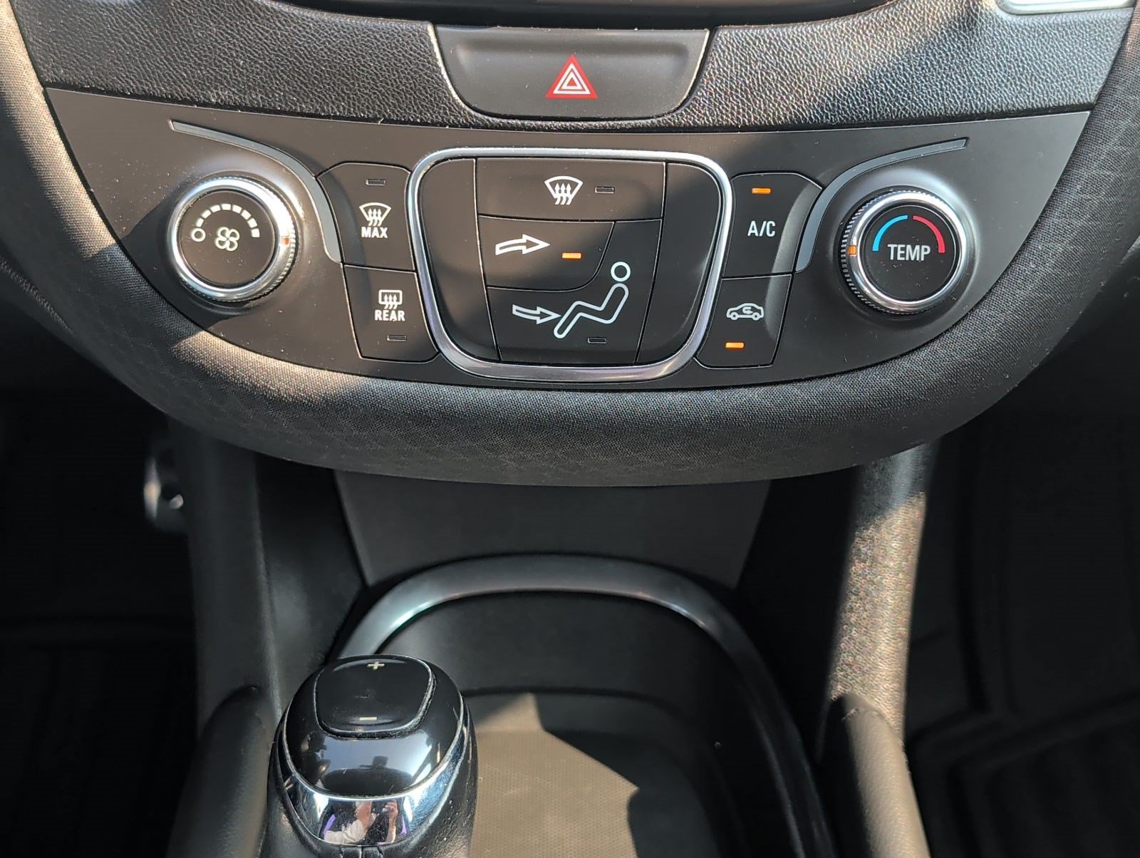 Used 2017 Chevrolet Malibu LT FWD image 20