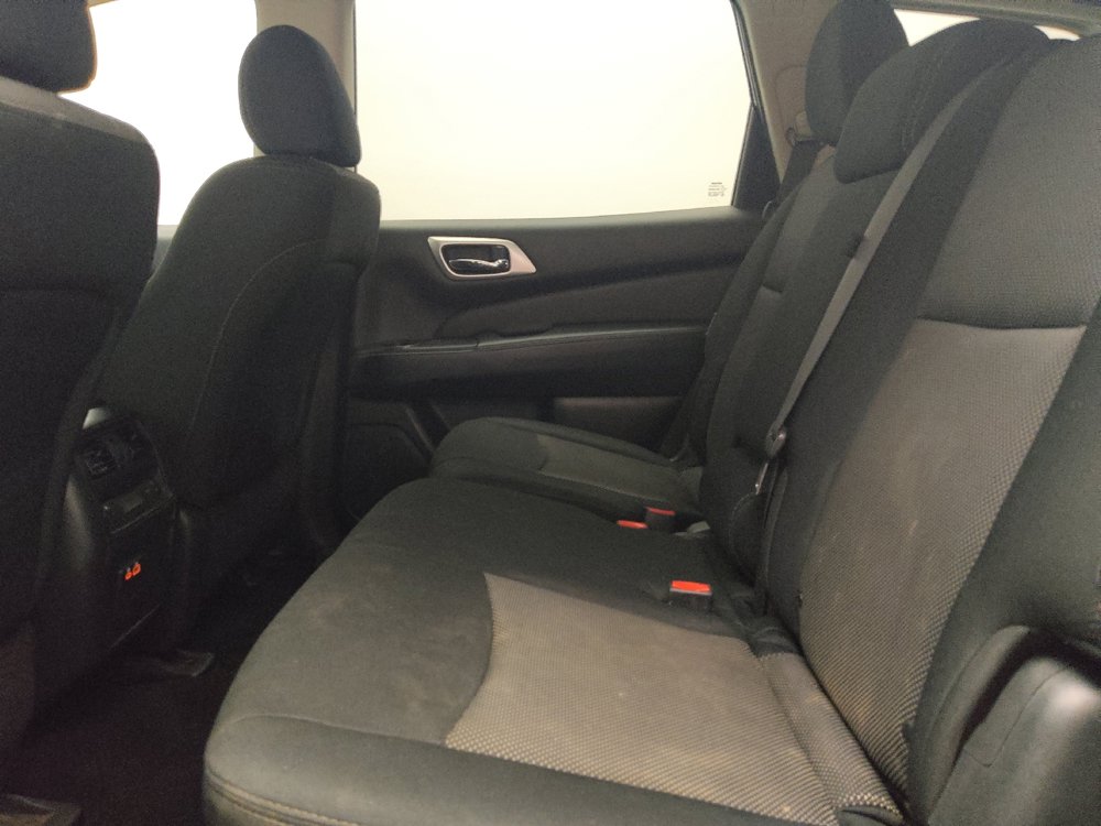 Used 2020 Nissan Pathfinder S FWD image 18