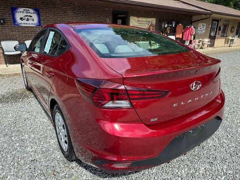 Used 2019 Hyundai Elantra SE image 3