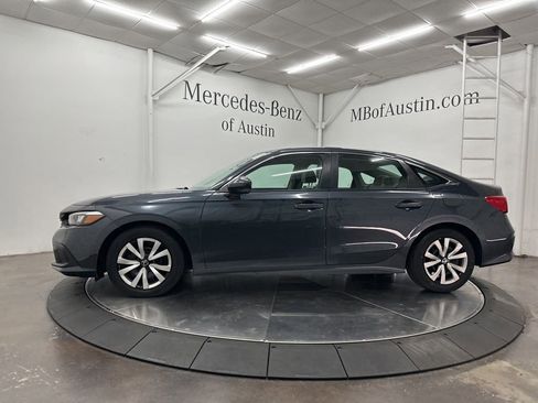 Used 2022 Honda Civic LX image 3