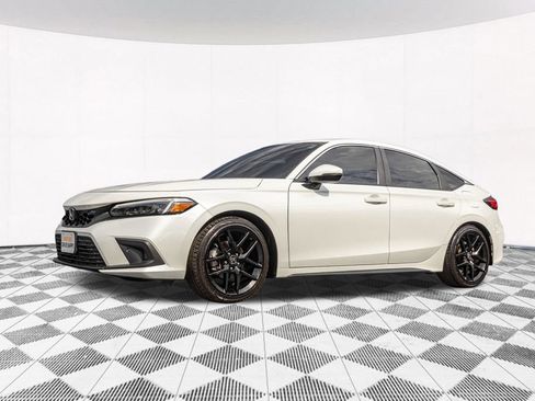 Used 2023 Honda Civic Sport Touring image 5