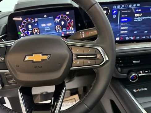 Used 2025 Chevrolet Suburban High Country w/ Sun And Tow Package image 19