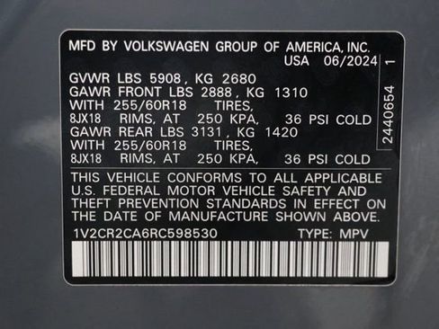 Used 2024 Volkswagen Atlas Peak Edition SE AWD/4WD image 38