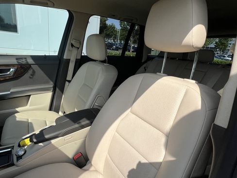 Used 2015 Mercedes-Benz GLK 350 2WD image 16