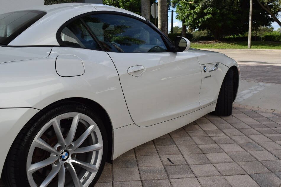 Used 2014 BMW Z4 sDrive35i RWD image 25