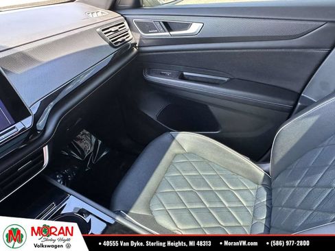 Used 2024 Volkswagen Atlas Cross Sport SEL Premium R-Line AWD/4WD image 34