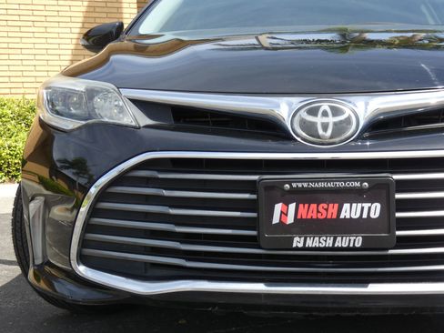 Used 2018 Toyota Avalon XLE image 20