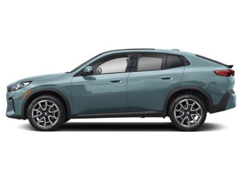 New 2026 BMW X2 xDrive28i w/ Technology Package AWD/4WD image 3
