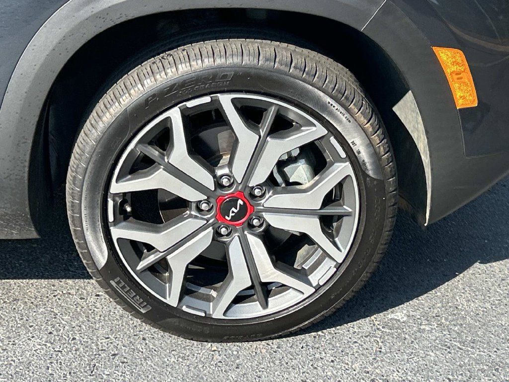 Used 2022 Kia Seltos SX w/ Sunroof Package AWD/4WD image 10
