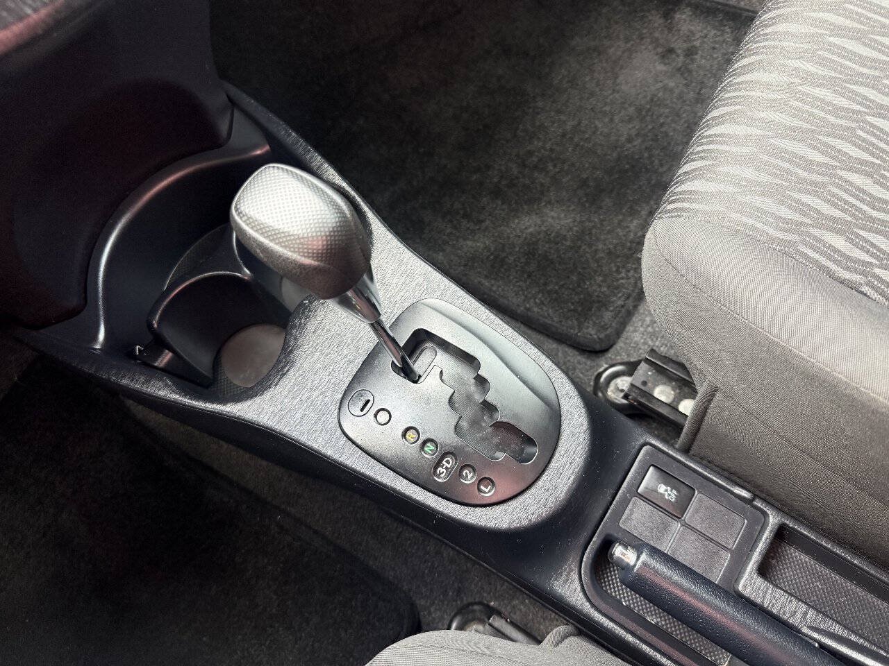 Used 2014 Toyota Yaris LE FWD image 19