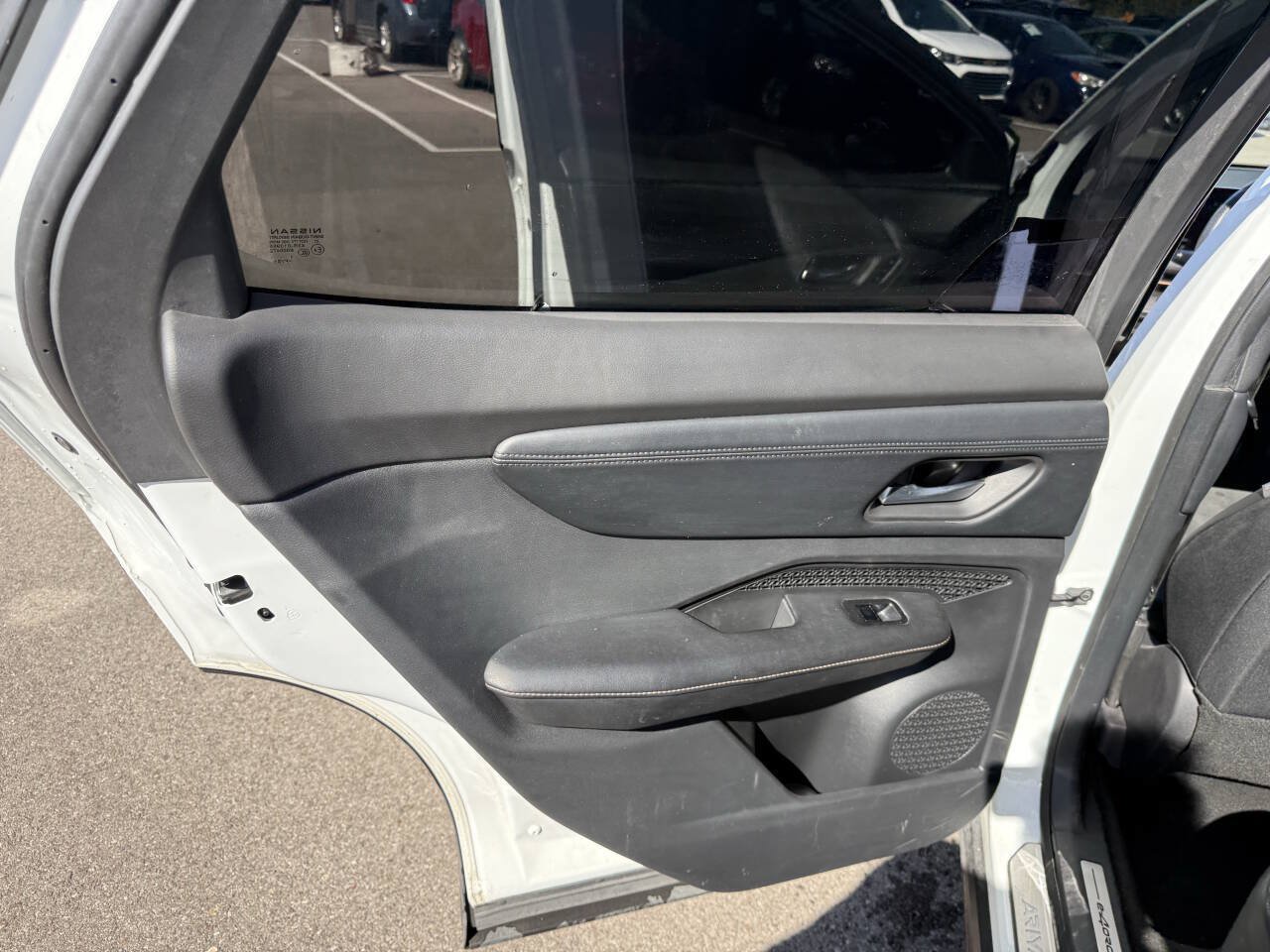 Used 2024 Nissan Ariya AWD image 20