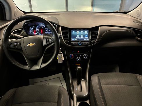 Used 2019 Chevrolet Trax LS w/ Tint and Cruise Package AWD/4WD image 9