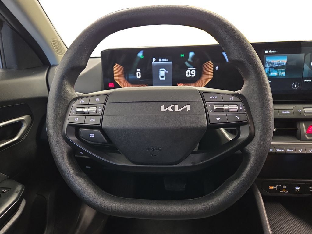 Used 2025 Kia K4 FWD image 12