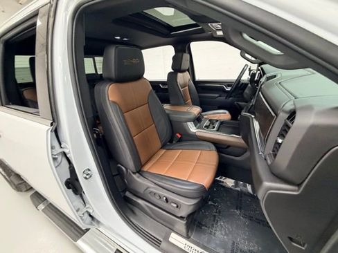 Certified 2025 Chevrolet Silverado 2500 High Country w/ High Country Premium Package image 29