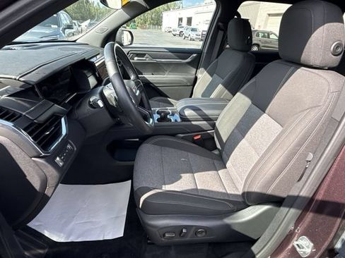 Certified 2025 GMC Acadia Elevation AWD/4WD image 18