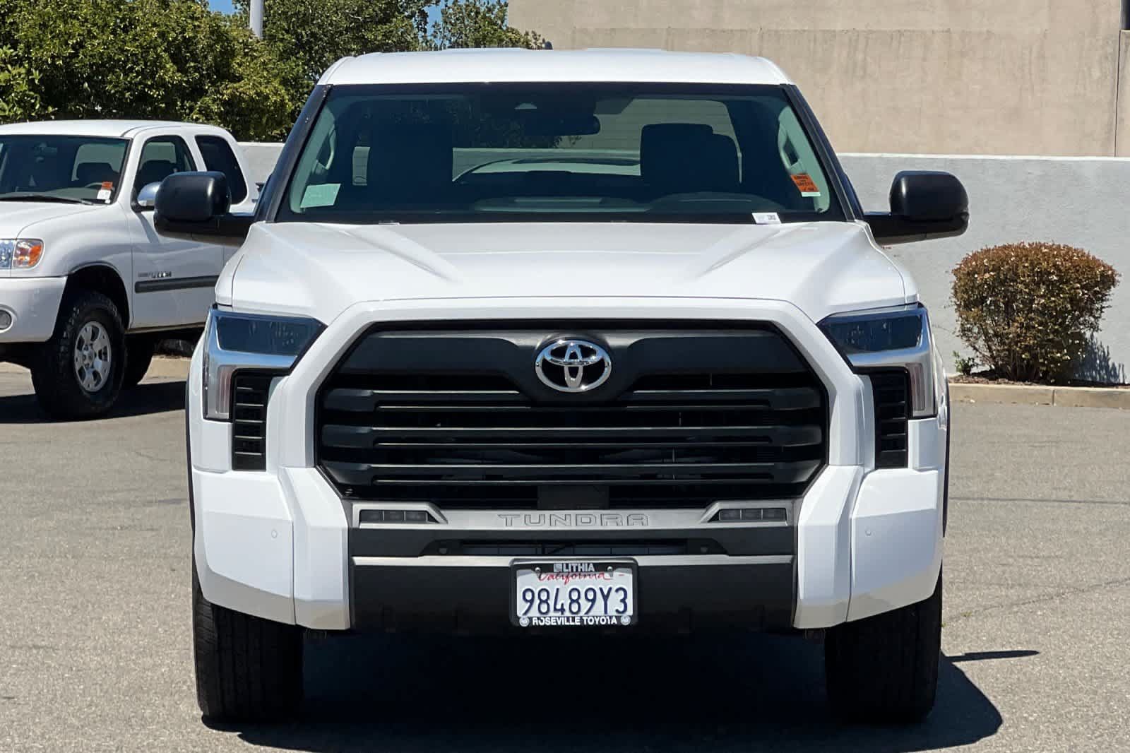 Used 2024 Toyota Tundra SR5 w/ SR5 Convenience Package AWD/4WD image 10