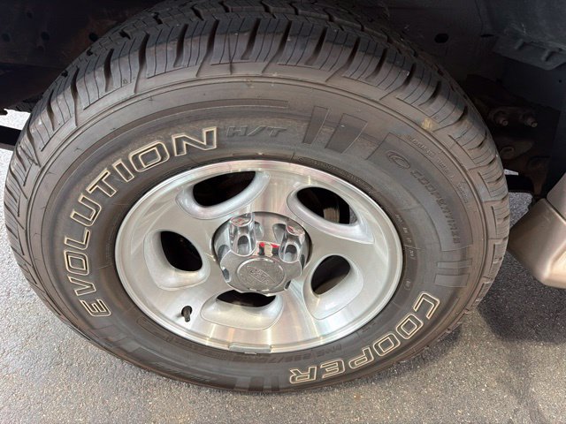 Used 2000 Ford Explorer Eddie Bauer AWD/4WD image 12