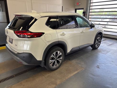 Used 2021 Nissan Rogue SV w/ Premium Package FWD image 10