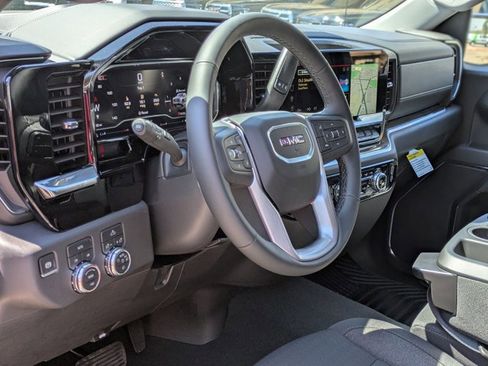 New 2025 GMC Sierra 1500 Elevation image 3