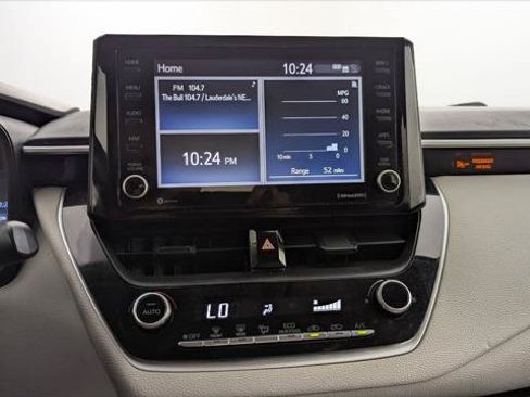 Used 2022 Toyota Corolla LE FWD image 26