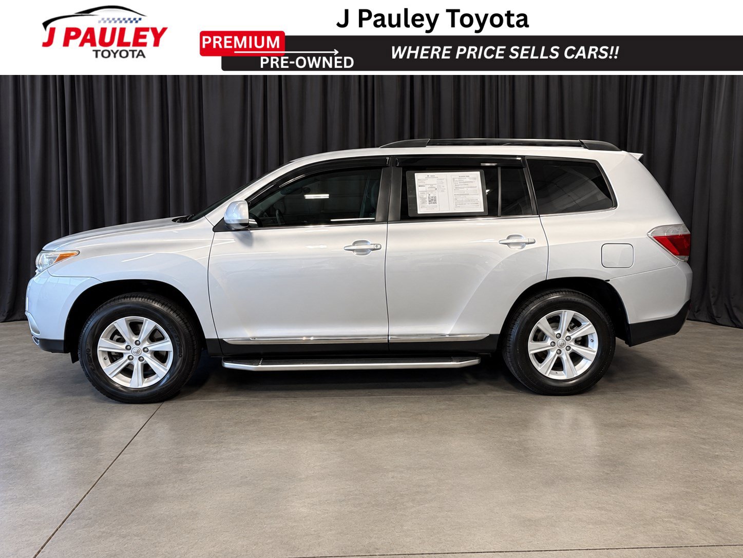 Used 2013 Toyota Highlander SE FWD image 2